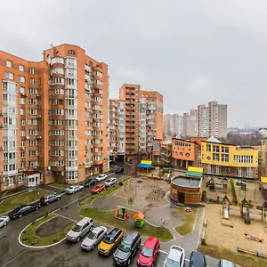 комфортная двухкомнатная возле метро академгородок , Киев Украина